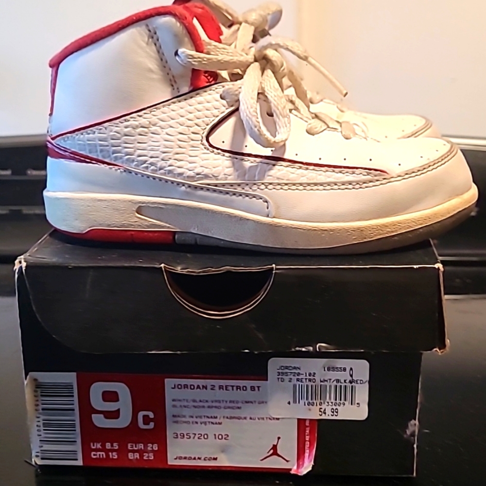 Jordan 2 White/Varsity Red Toddler size 9